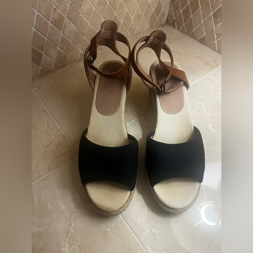 Soludos Black Wedge Sandals worn once excellent condition!